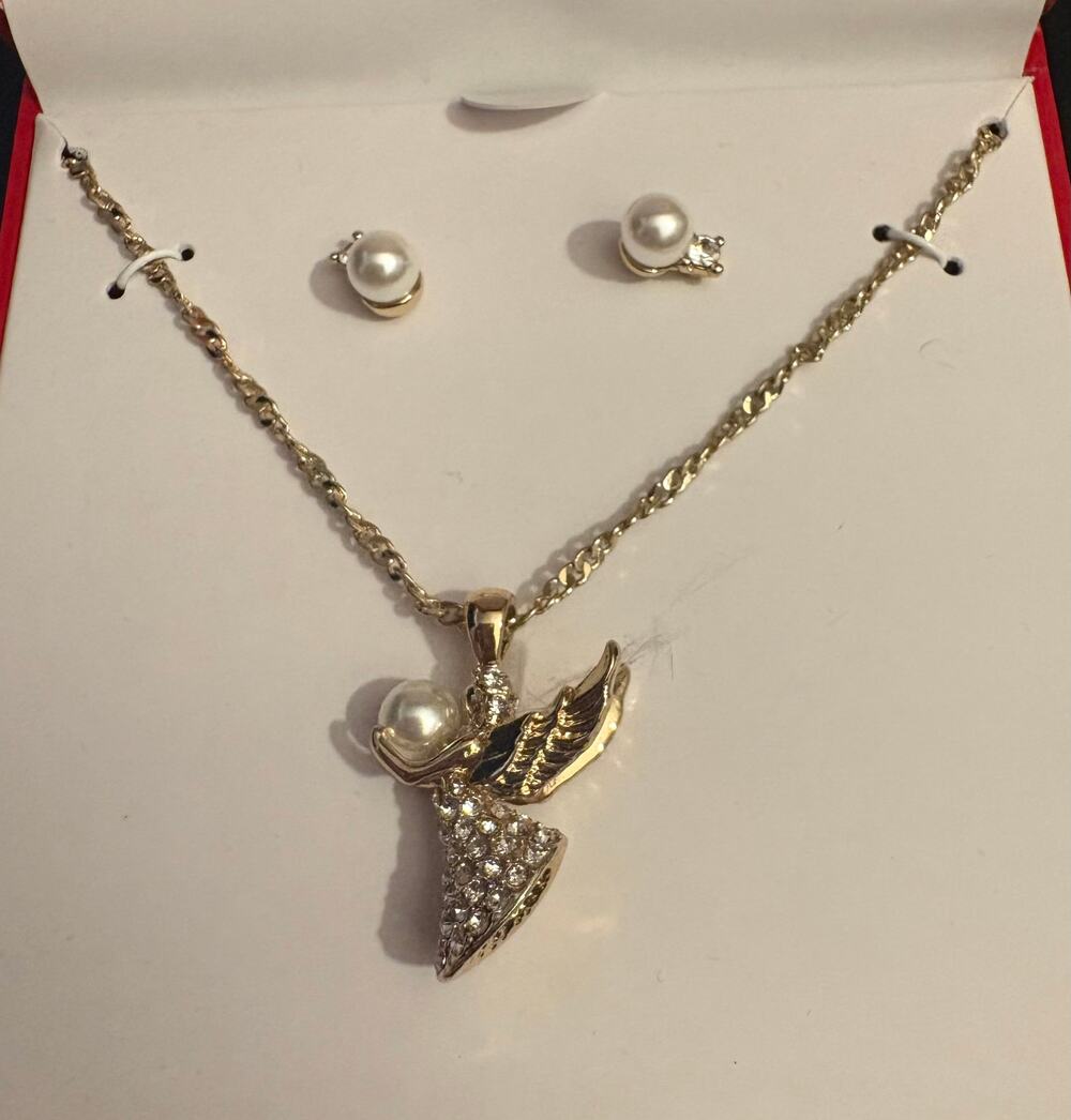 NOS Charter Club Macy’s Angel Necklace Earrings Set